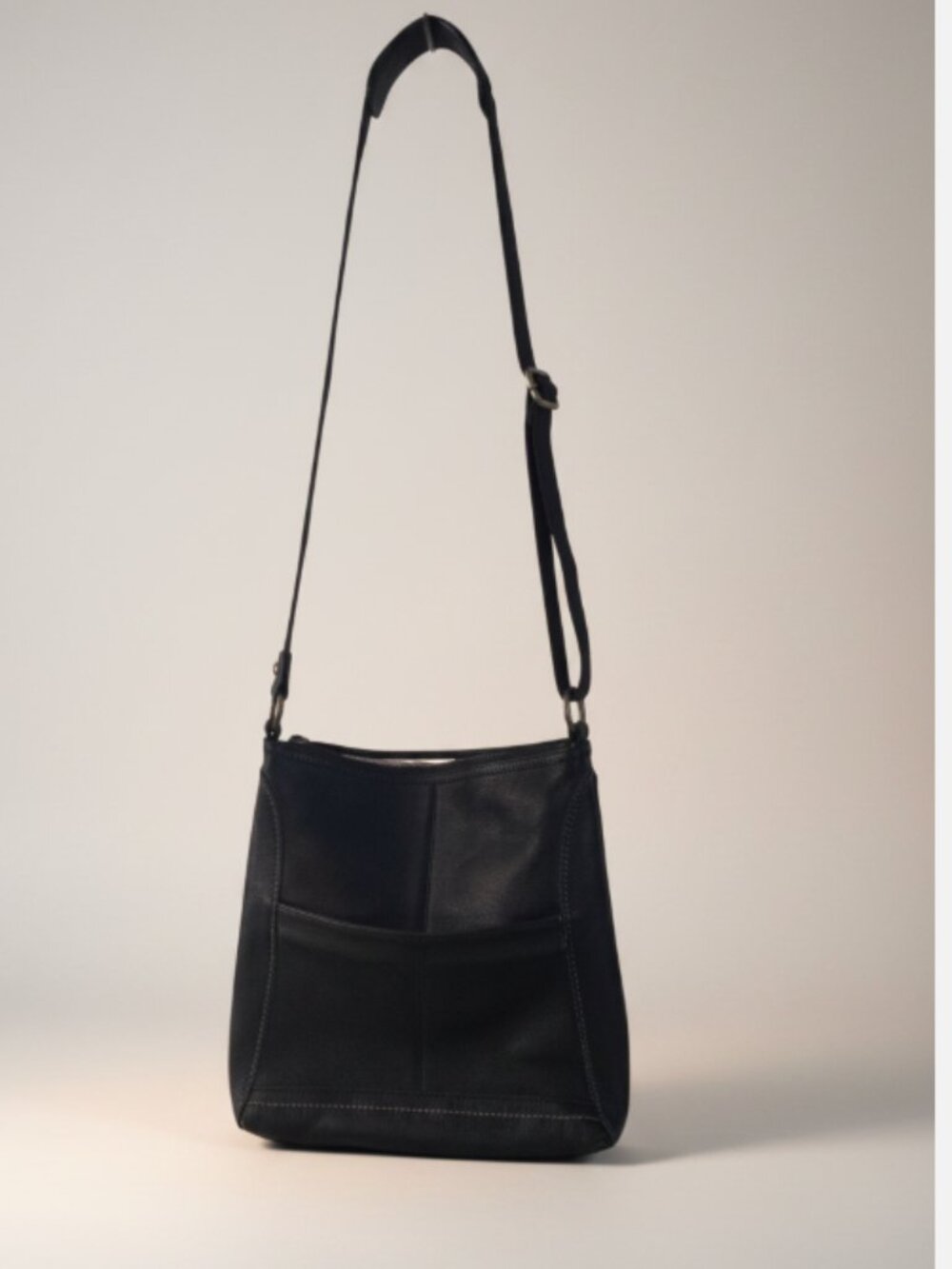 The Sak Iris Black Pebbled Leather Crossbody Bag Adjustable Strap Zip Pocket